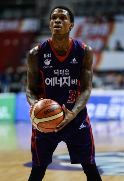 선두 모비스를 끈질기게 뒤쫓고 있는 2위 오리온은 추격자의 입장이지만, 헤인즈 복귀라는 전력 상승 요인이 기다리고 있는 만큼 어쩌면 회심의 미소를 짓고 있을지도 모르겠다. 사진=KBL