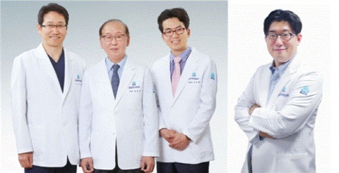 <사진> 바로선병원 무릎센터 의료진 3인(왼쪽)과 신규 영입된 서은호 원장(오른쪽)