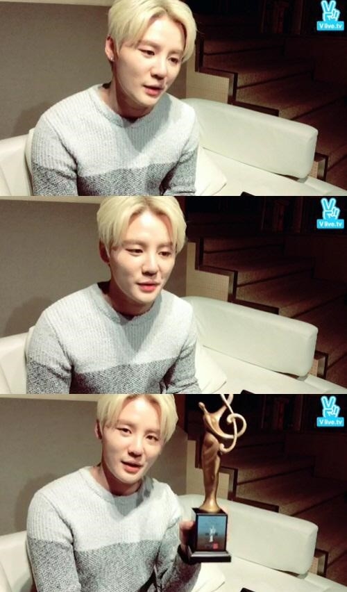 사진 : 네이버 V앱