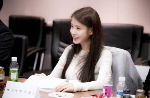IU