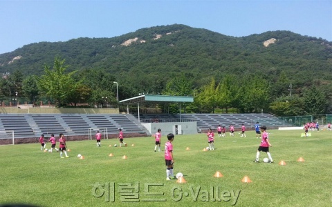 ▲서대문구 어린이 축구 꿈나무 사진 [사진제공=서대문구청]