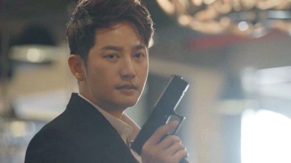 [OCN '동네의 영웅'을 통해 컴백한 배우 박시후. 사진제공 = OCN]