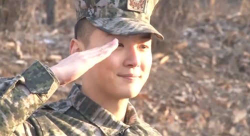 사진: '윤시윤 해병대 전역'