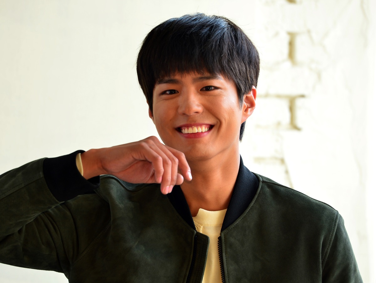 Park Bo-gum poses for a picture before an interview at a Seoul cafe on Thursday. (Yoon Byung-chan/The Kpop Herald)