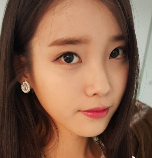 아이유 SNS 사진 캡쳐