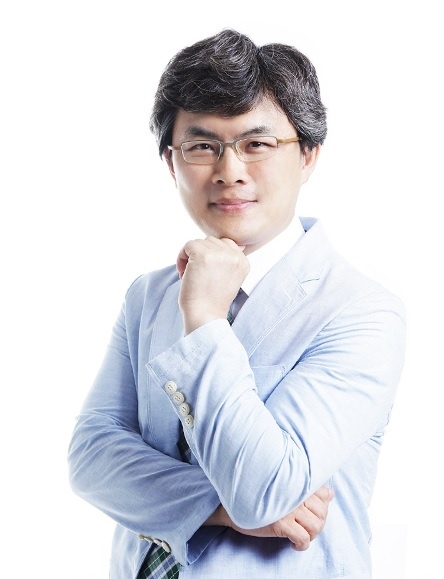 한국미용성형의학회 회장이자 연세팜스의원 은평점 윤정현 원장