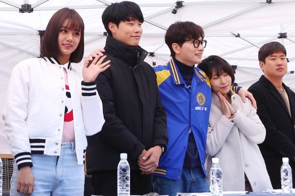 From left: Hyeri, Ryu Jun-yeol, Lee Dong-hui, Lee Se-young and Ahn Jae-hong (Yonhap)
