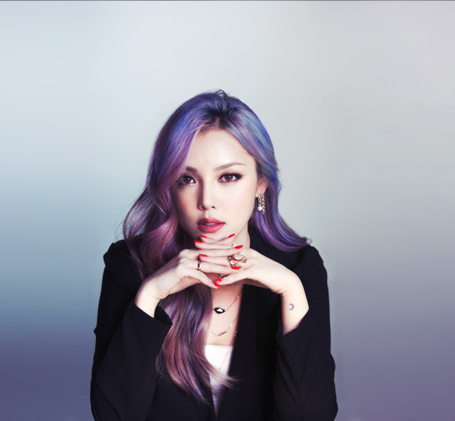 Makeup artist Pony (Pony)