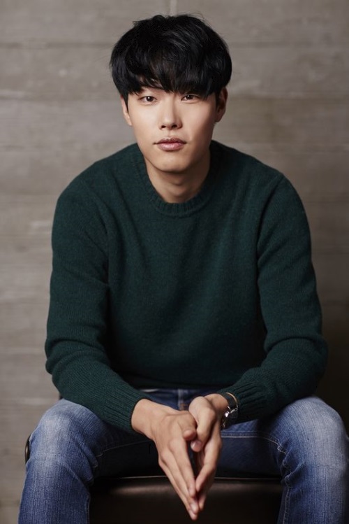 (C-Jes Entertainment)