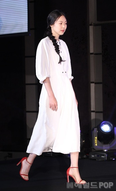 Kim Min-hee (Herald Pop)