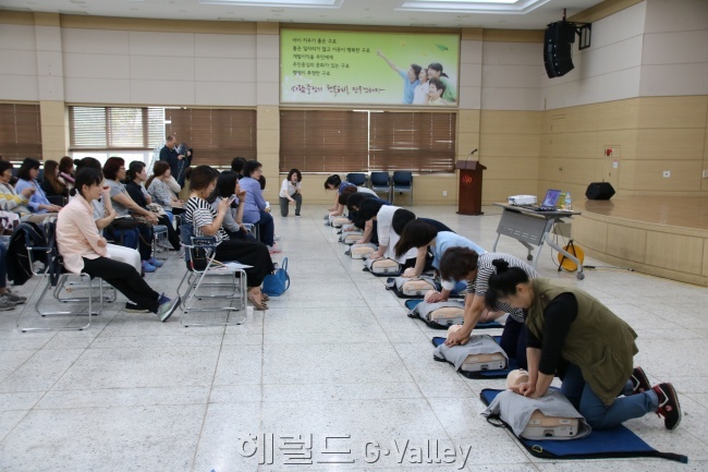 ▲구로구 관내 주민들을 대상으로 진행된 심폐소생술 교육 현장