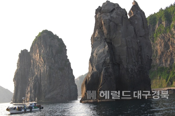 울릉도의 10대 비경중 하나인  북면 삼선안(자료사진)