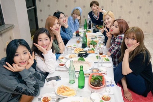 사진:트와이스 공식 트위터