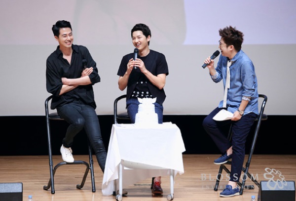 Zo In-sung and Song Joong-ki (Blossom Entertainment)