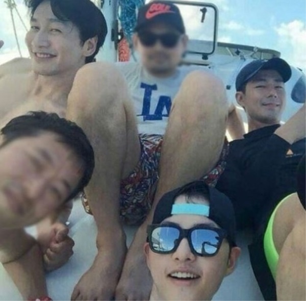 From left: Lee Kwang-soo, Song Joong-ki and Zo In-sung (Lee's official Instagram)