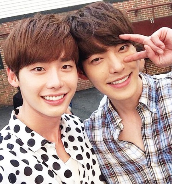 Lee Jong-suk and Kim Woo-bin (Lee's official Me2day)