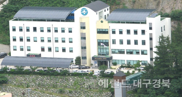 1만여 섬 주민들의 건강을 책임지고 있는 울릉도 유일의 병원인 울릉군 보건의료원 전경
