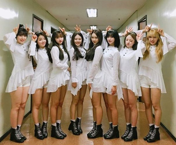 출처: 오마이걸 SNS