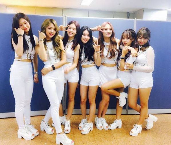 (I.O.I’s official Instagram account)