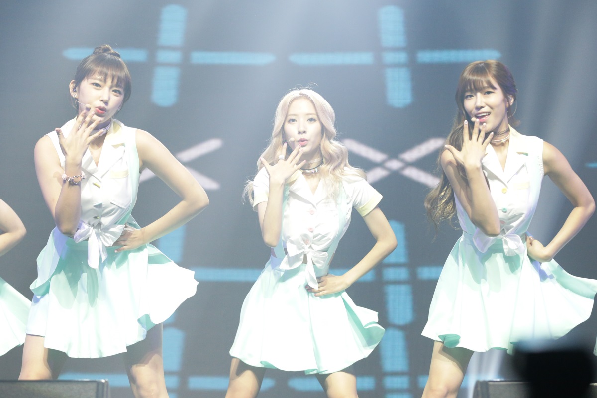 Cosmic Girls perform onstage at a showcase for its new EP “The Secret” in eastern Seoul on Wednesday. (Starship Entertainment)