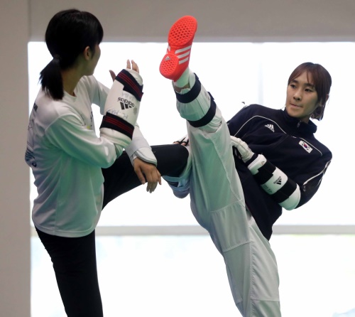 준결승 진출에 성공한 김소희. [사진=뉴시스]