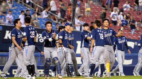 NC가 선발 전원 안타에 힘입어 한화를 13-1로 꺾었다. [사진=뉴시스]