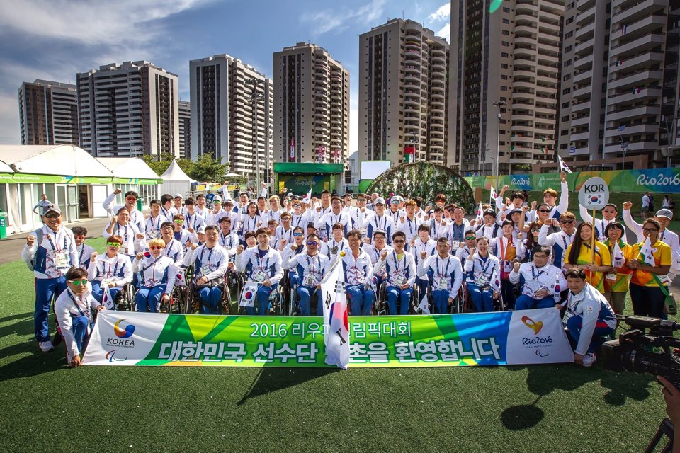 리우패럴림픽에 참가하는 우라나라 대표팀이  5일(한국시간) 선수촌에 공식 입촌했다.정재준 선수단장을 비롯해  본부 임원과 유도, 역도, 수영, 탁구, 테니스 5개 종목 75명의 선수단이 참석했다.