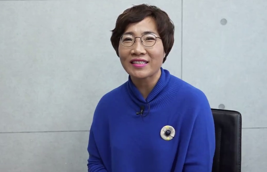 ASC 인증 심사에 들어간 완도 ㈜청산바다의 위지연(44. 오른쪽) 대표
