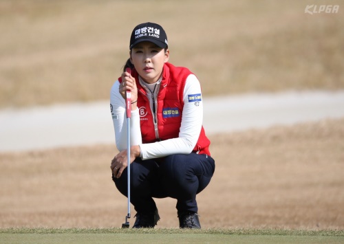 10년만에 우승한 홍진주가 시즌 2승에 자신감을 드러냈다. [사진=KLPGA]