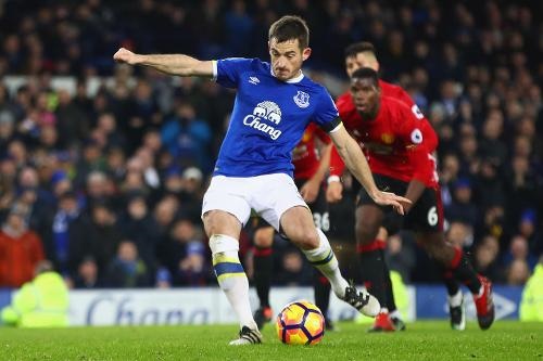 베인스가 페널티킥 동점골을 넣고 있다. [사진=프리미어리그 홈페이지]