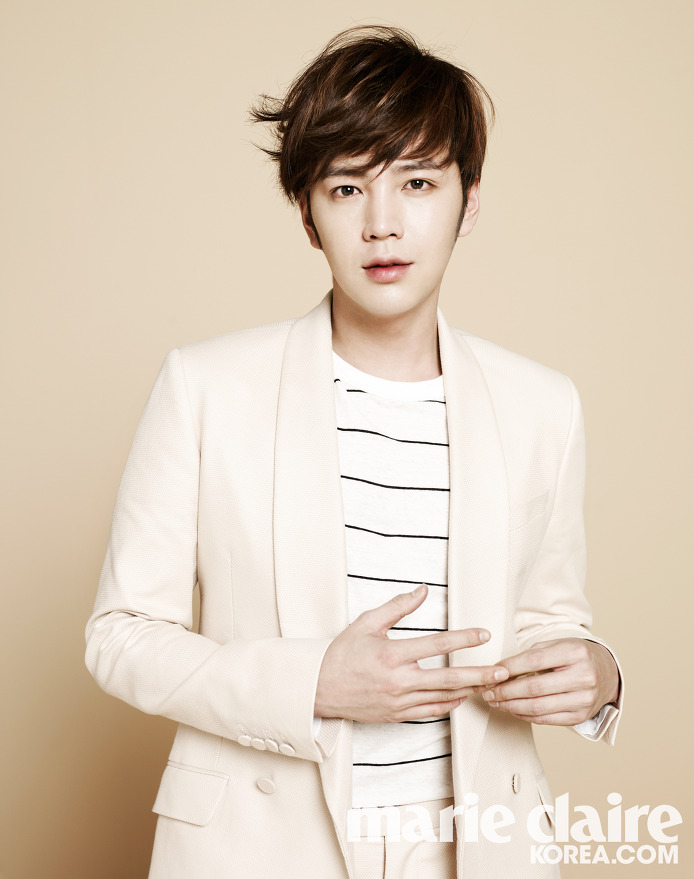 (Marie Claire Korea)