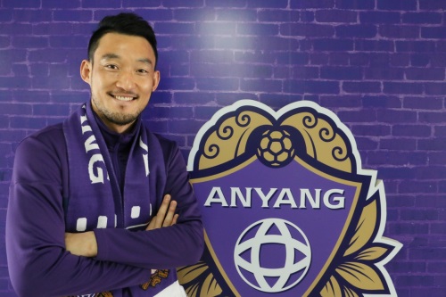 베테랑 골키퍼 김민식이 FC안양 유니폼을 입는다. [사진=FC안양 제공]