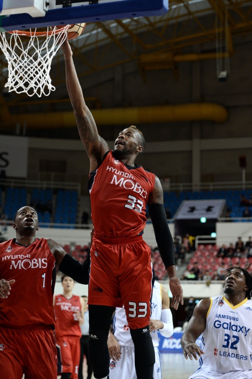 모비스의 대체선수로 오며 대체선수 대란(?)을 일으킨 마커스 블레이클리. [사진=KBL]