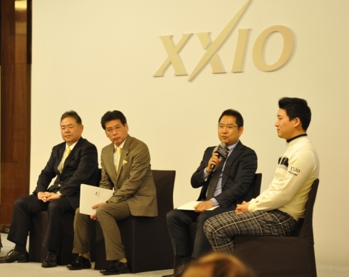 기자회견을 하고 있는 던롭 젝시오 왼쪽부터 DSP 오오니시 전무, 키나메리 사장, 홍순성 DSK 대표, 김건수 프로.