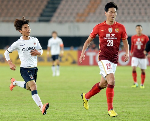 대표적인 중국 리그 선수인 김영권(오른쪽). [사진=뉴시스]