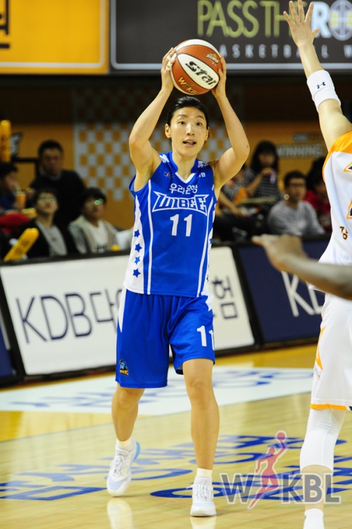 이번 경기에 최다 득점을 기록한 우리은행의 임영희. [사진=WKBL]