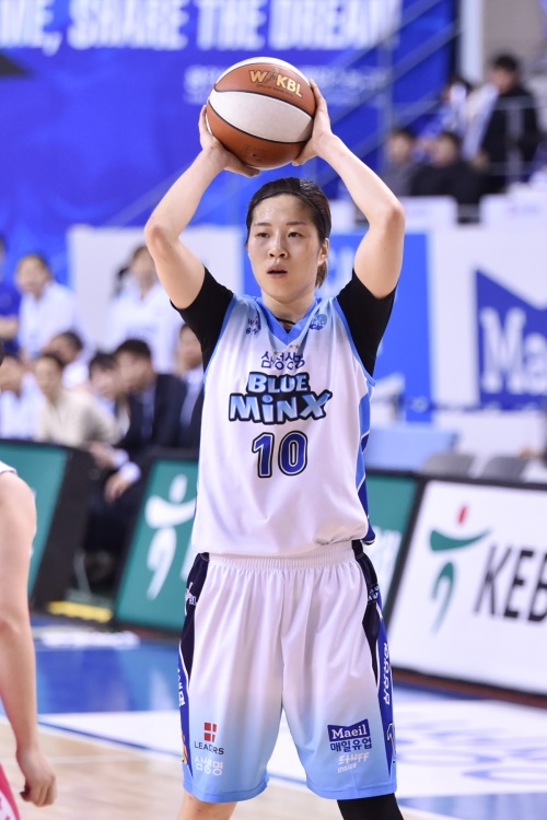 맹활약 펼친 삼성생명 고아라(16점 8어시스트 9리바운드). [사진=WKBL]