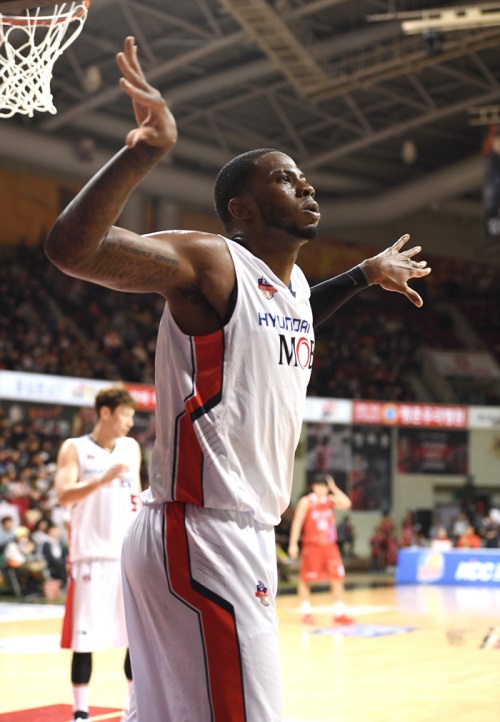 최다 득점(33점)을 기록한 찰스 로드. [사진=KBL]