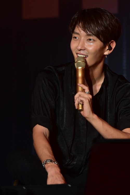 Unusual Entertainment Singapore 제공