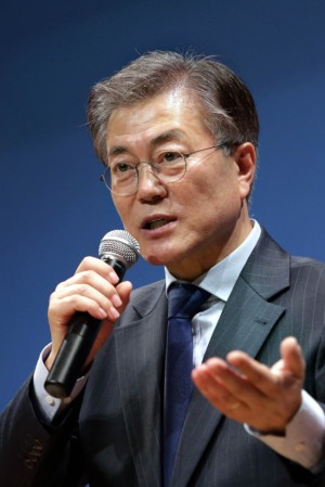 문재인 후보 측이 심재철 국회부의장을 고발하기로 했다.