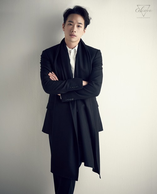 뮤지션 정재일이 글러브엔터테인먼트와 전속계약을 체결했다. 사진=글러브엔터테인먼트