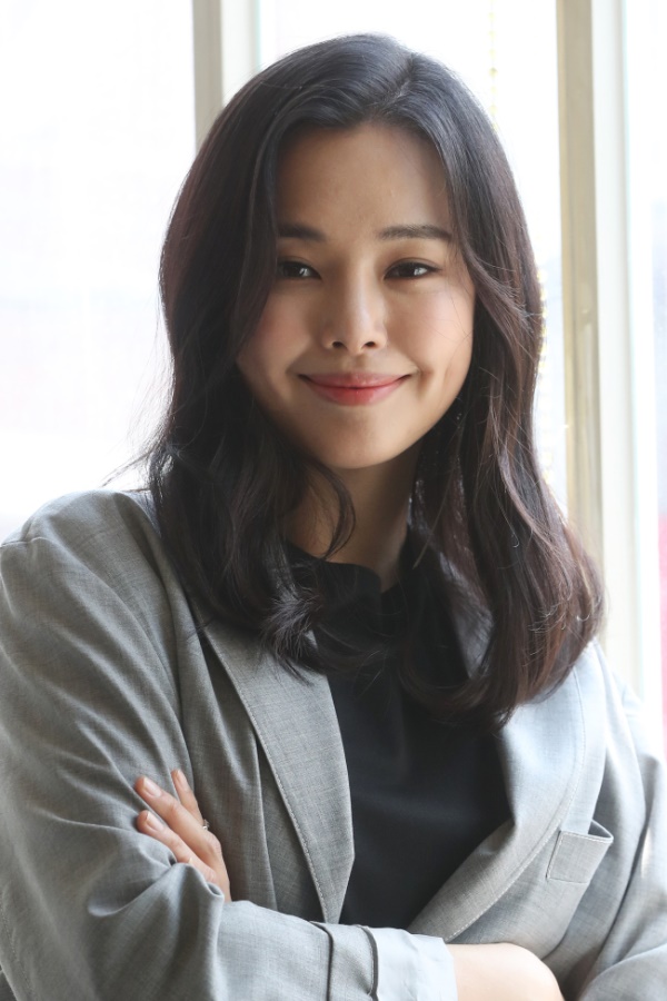 Actress Lee Ha-nee poses for a photo before an interview last Thursday in Palpan-dong, Seoul. (Yonhap)