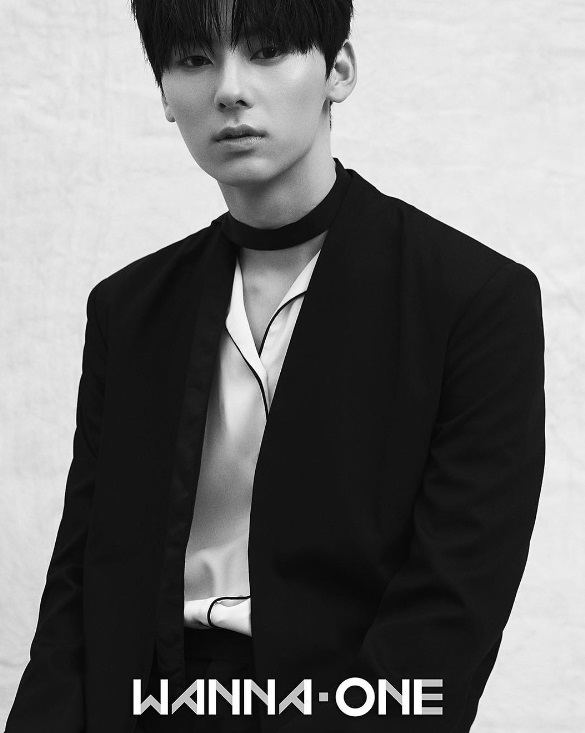 황민현=워너원 공식 인스타그램