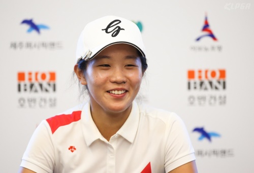 7언더파를 몰아쳐 공동선두에 오른 임진희. [사진=KLPGA]