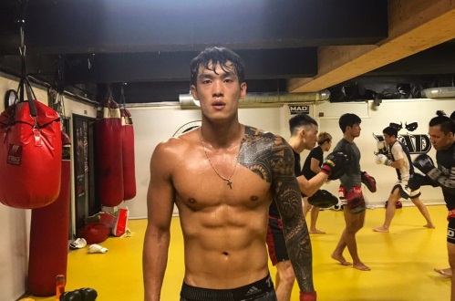 종합격투기 대회 우승 상금을 우슈 발전 기금으로 기부한 유상훈. [사진=대한우슈협회 제공]