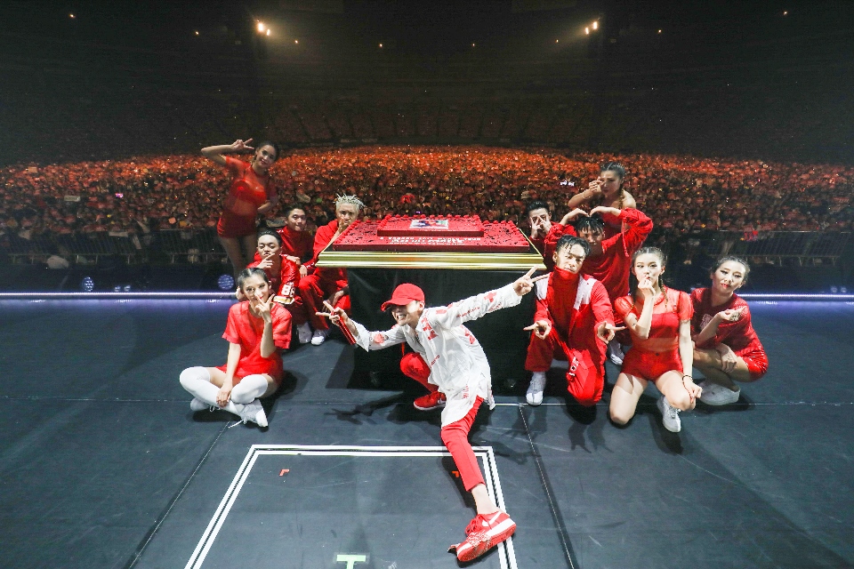 G-Dragon kicks off Japan tour - K-POP HERALD