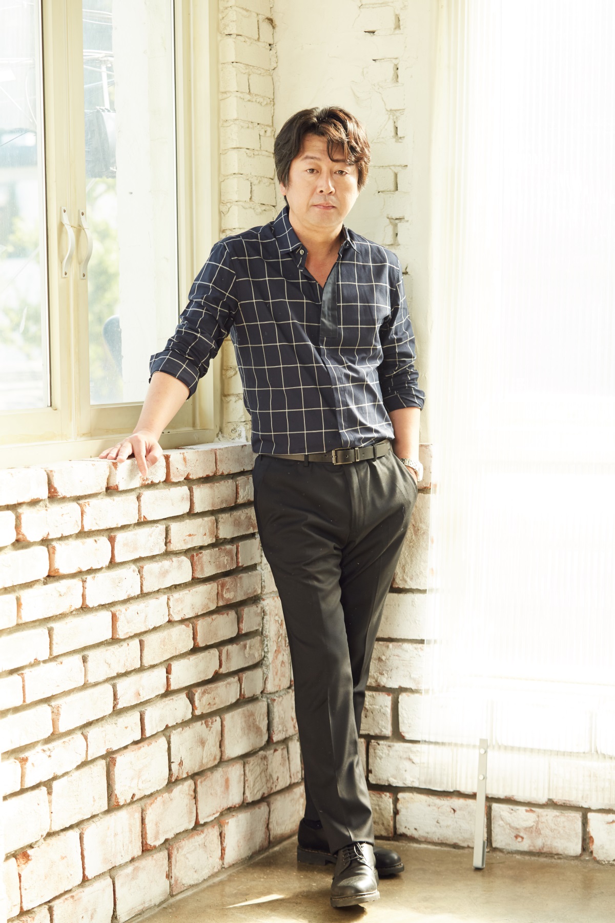 Kim Yoon-seok poses for a photo before an interview in Palpan-dong, Seoul, Tuesday. (1st Look)