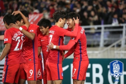 '에이스' 손흥민이 자신의 60번째 A매치에서 멀티골을 터트리며 대한민국의 승리를 이끌었다. [사진=대한축구협회]