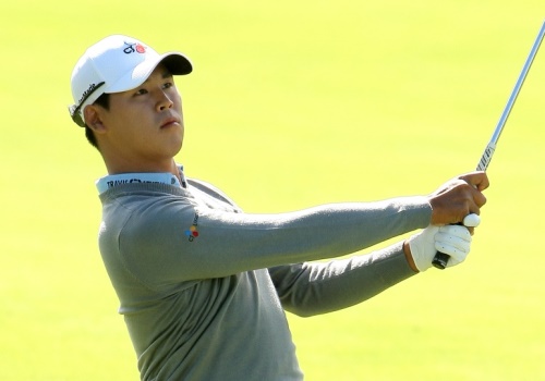 김시우가 OHL클래식마야코바 2라운드에서 공동 8위에 올랐다.