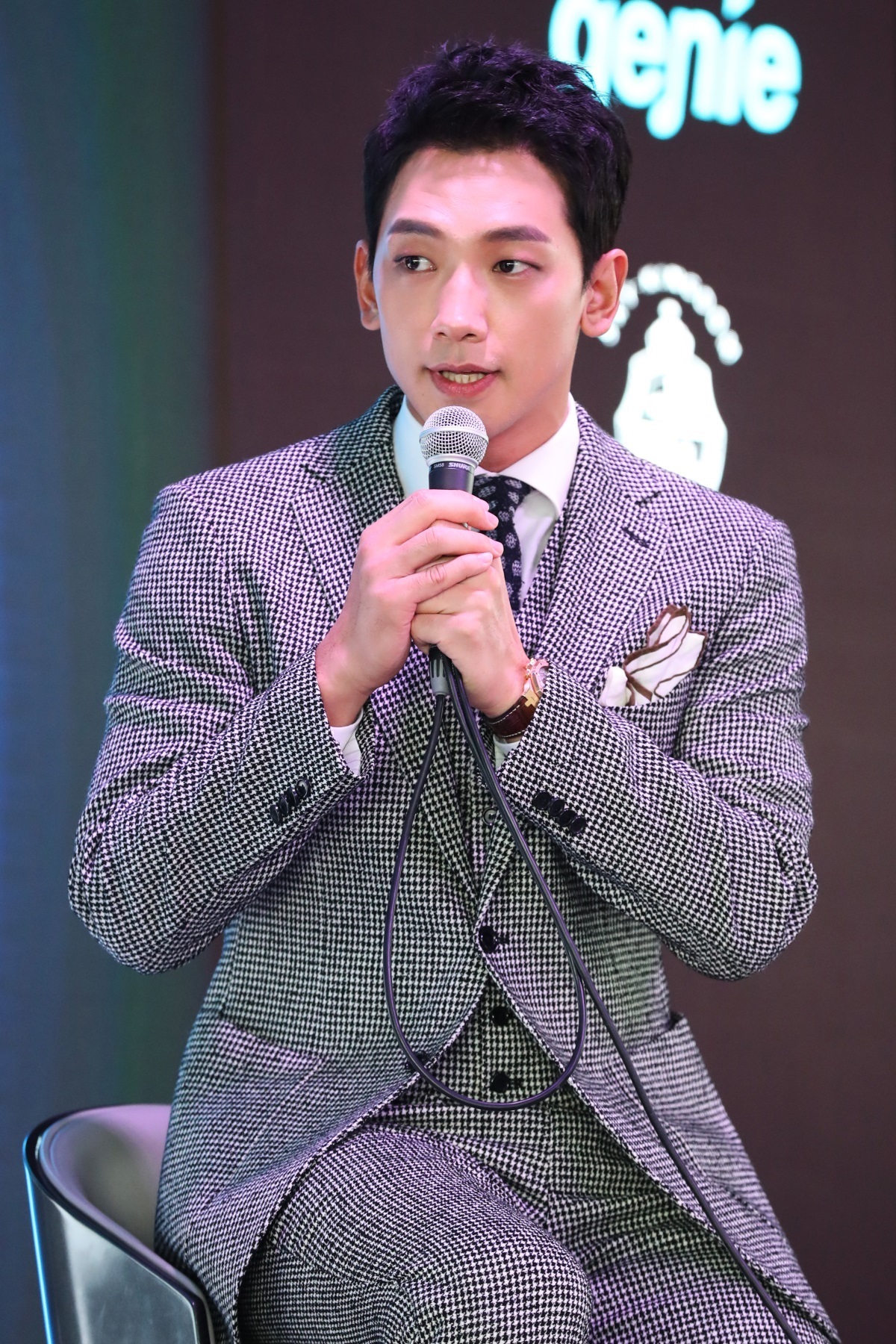 Rain speaks during a press conference held Friday in Yongsan-gu, Seoul. (Yonhap)